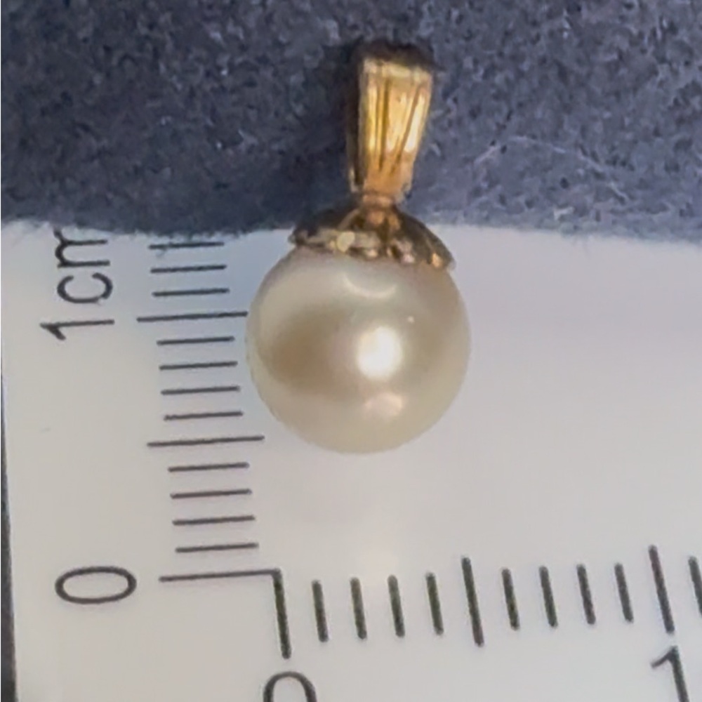 Elegant Blue/Grey Pearl Silver Pendant!